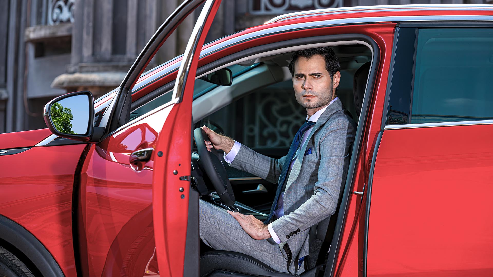 Không gian cabin theo ngôn ngữ Peugeot i-Cockpit được ví như buồng lái máy bay